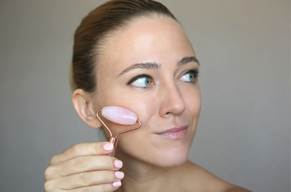 Rose quartz crystal facial roller